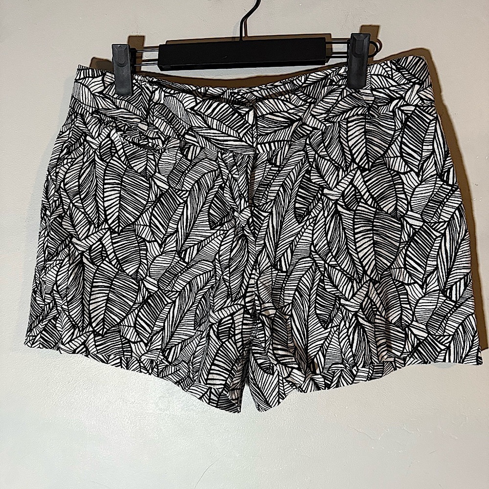 Loft 100% Linen Black and White Tropical Shorts